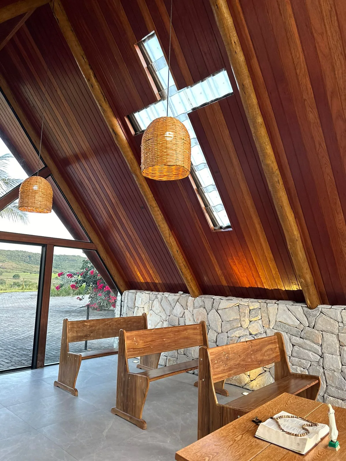 Ambiente 4 do projeto Capela Nossa Senhora da Medalha Milagrosa · Mirante da Serra.